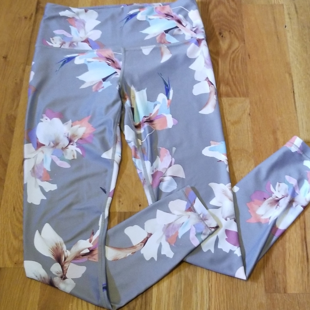 Athleta yoga pants